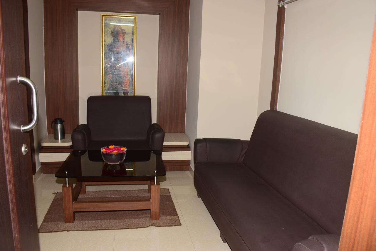 โรงแรมแลนด์มาร์ค ปูรี ภายนอก รูปภาพ